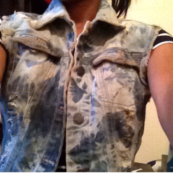 COPY - Denim vest - Picture 2 of 3